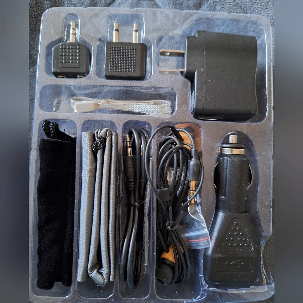 Universal MP3 Player Accessory Kit